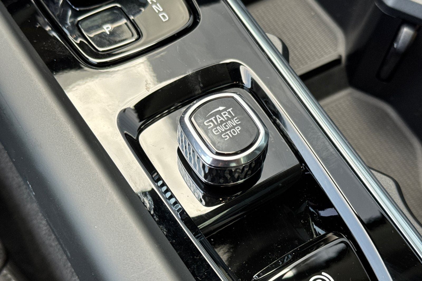 2026 Volvo XC60 B5 Plus