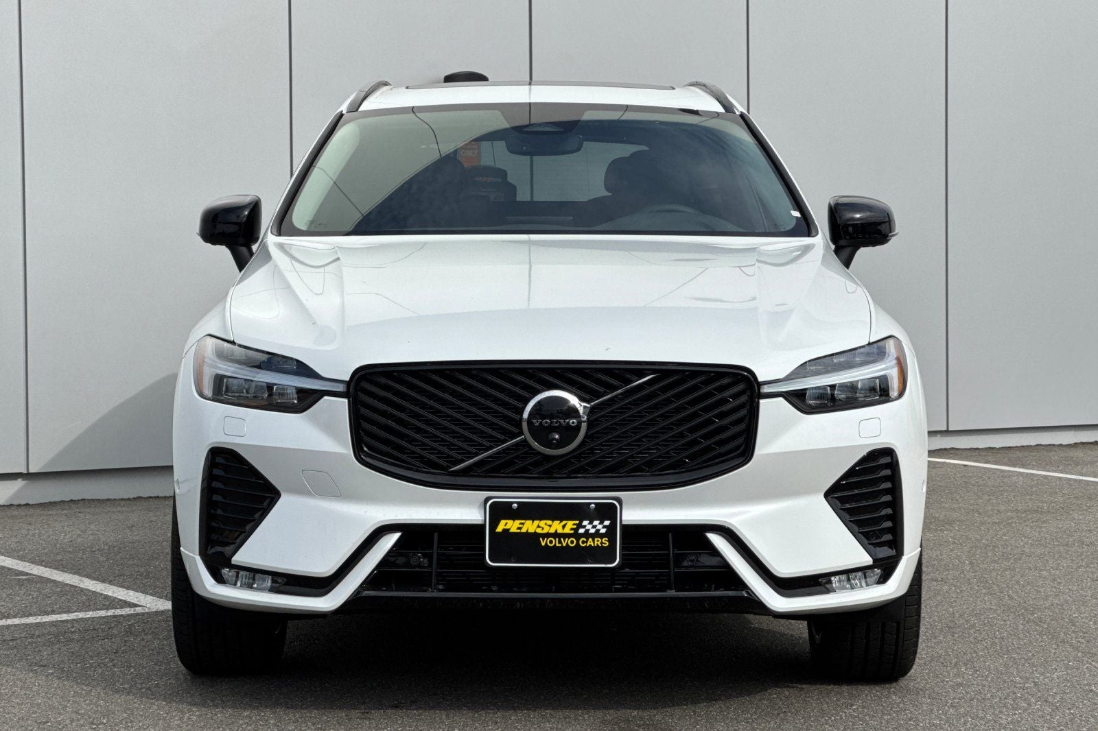 2026 Volvo XC60 B5 Plus