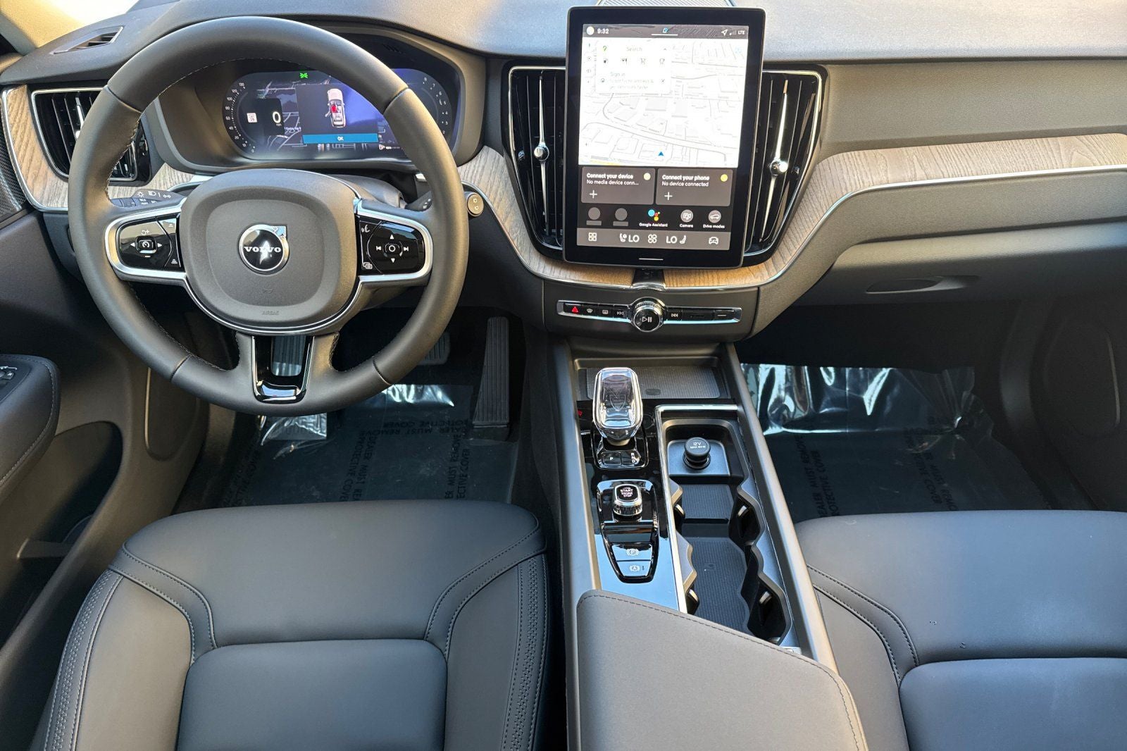 2026 Volvo XC60 B5 Plus