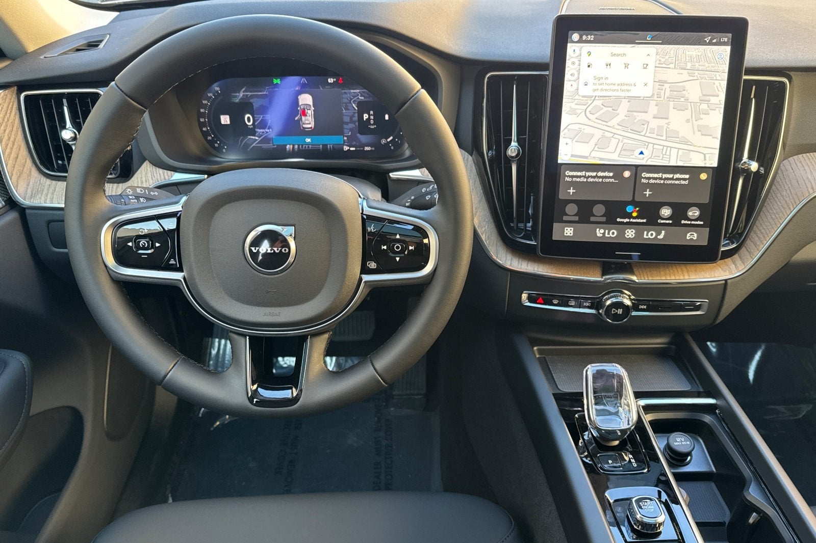 2026 Volvo XC60 B5 Plus