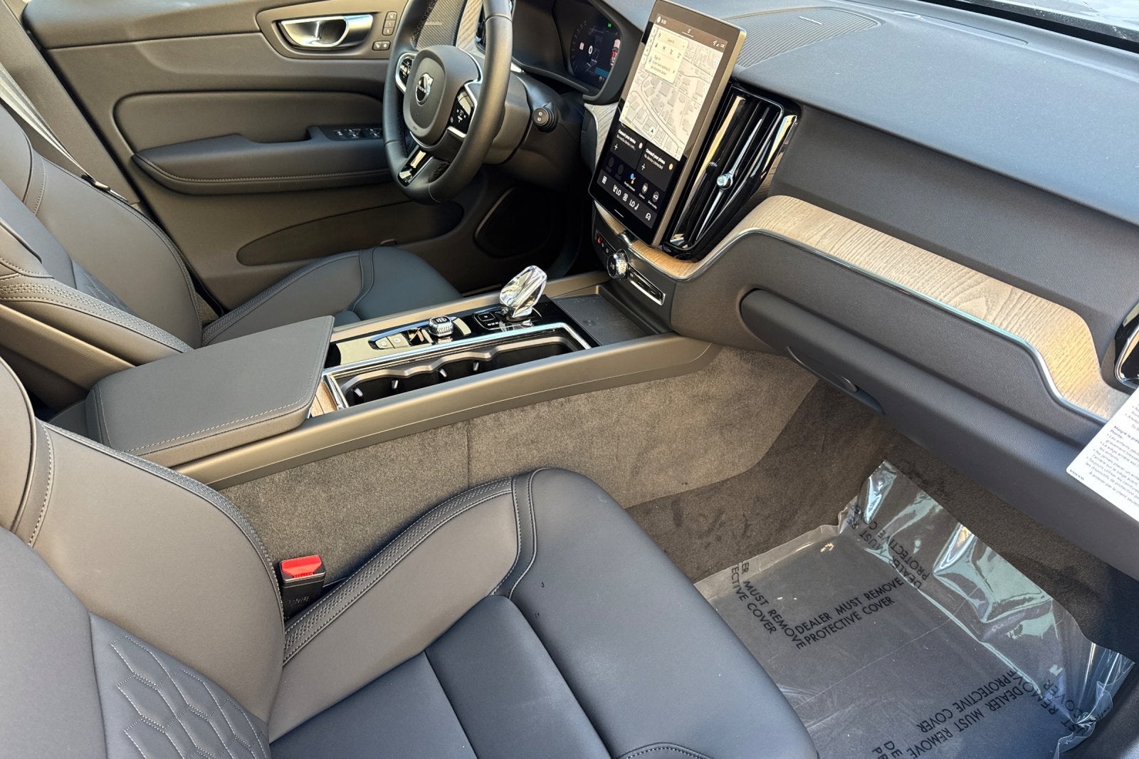 2026 Volvo XC60 B5 Plus