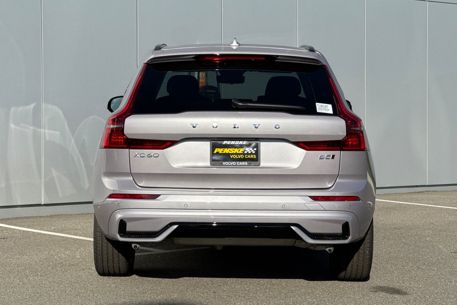 2026 Volvo XC60 B5 Plus