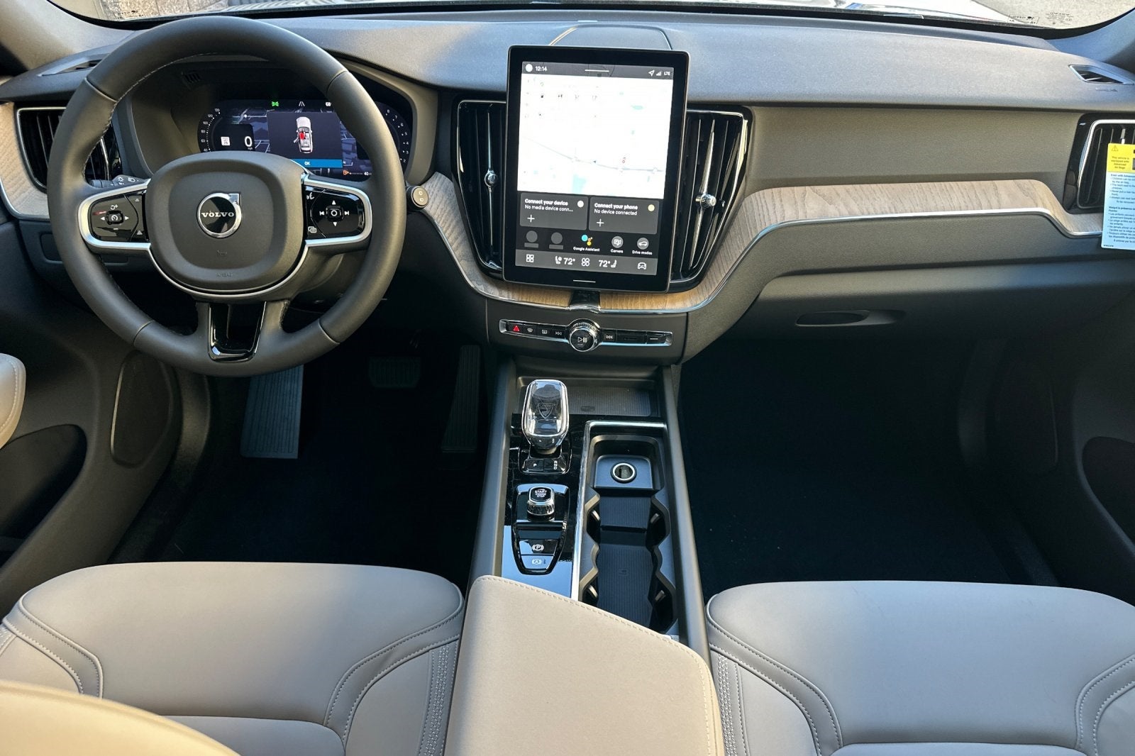 2026 Volvo XC60 B5 Plus