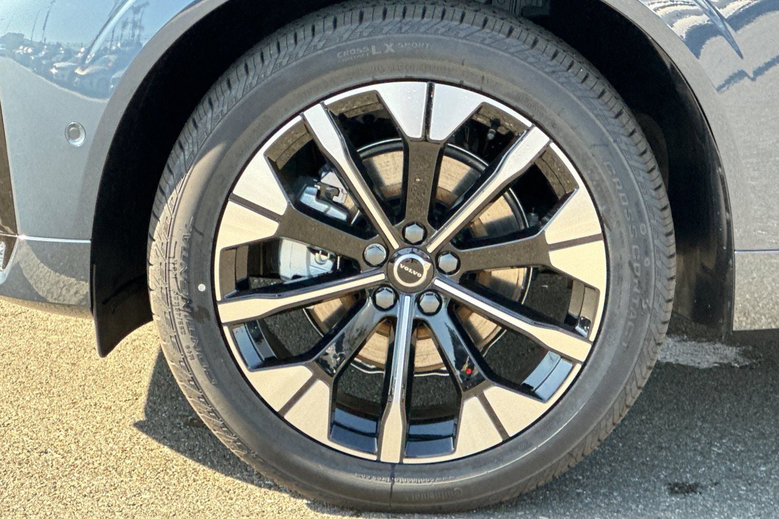 2026 Volvo XC60 B5 Plus