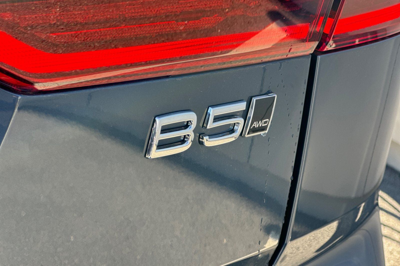 2026 Volvo XC60 B5 Plus