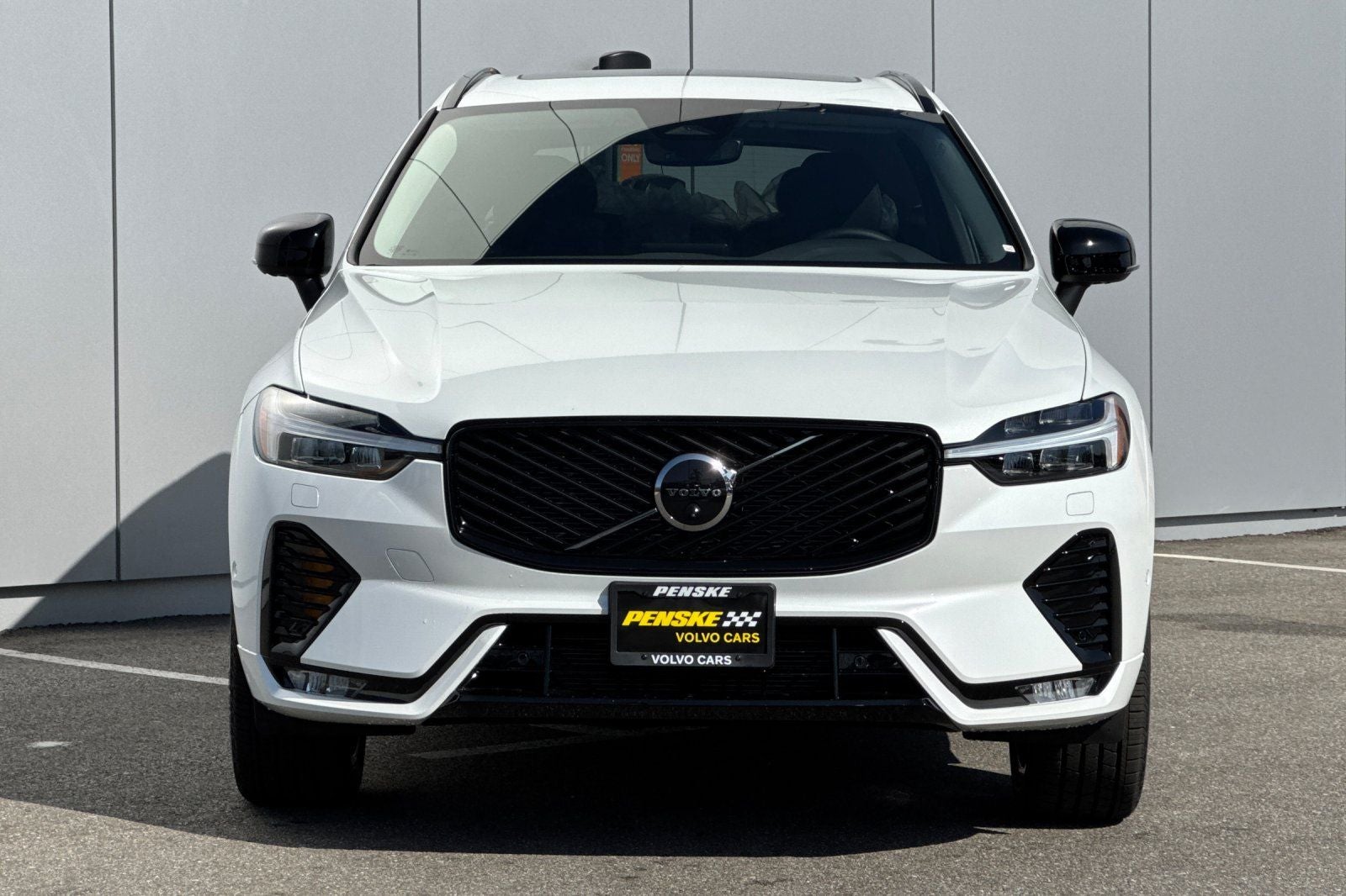 2026 Volvo XC60 B5 Plus