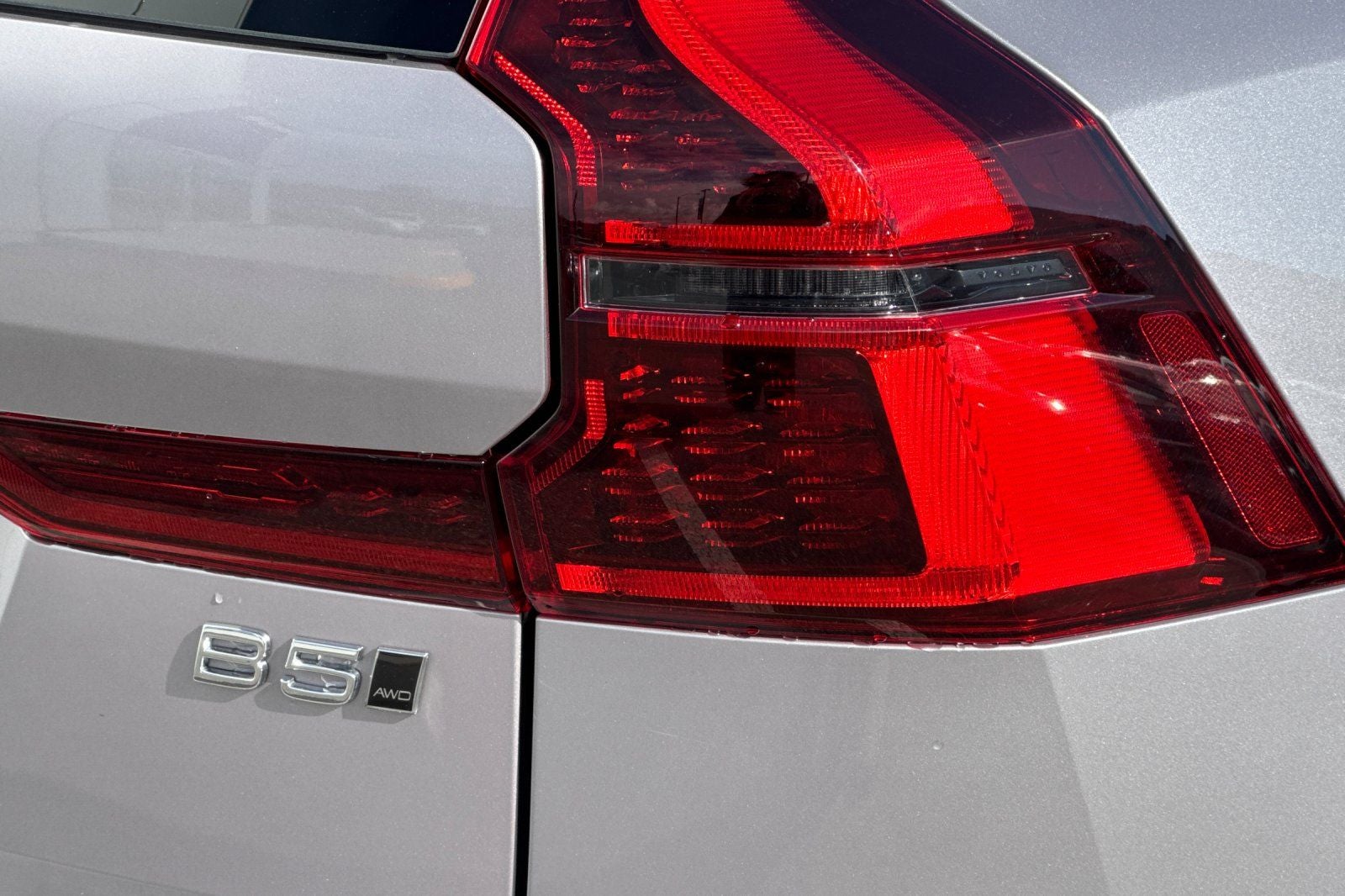 2026 Volvo XC60 B5 Plus