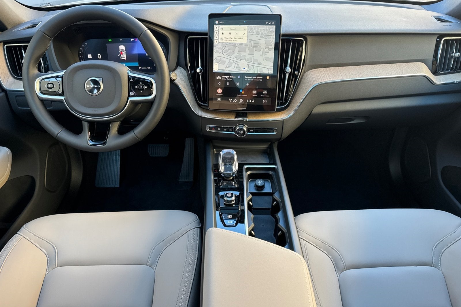 2026 Volvo XC60 B5 Plus