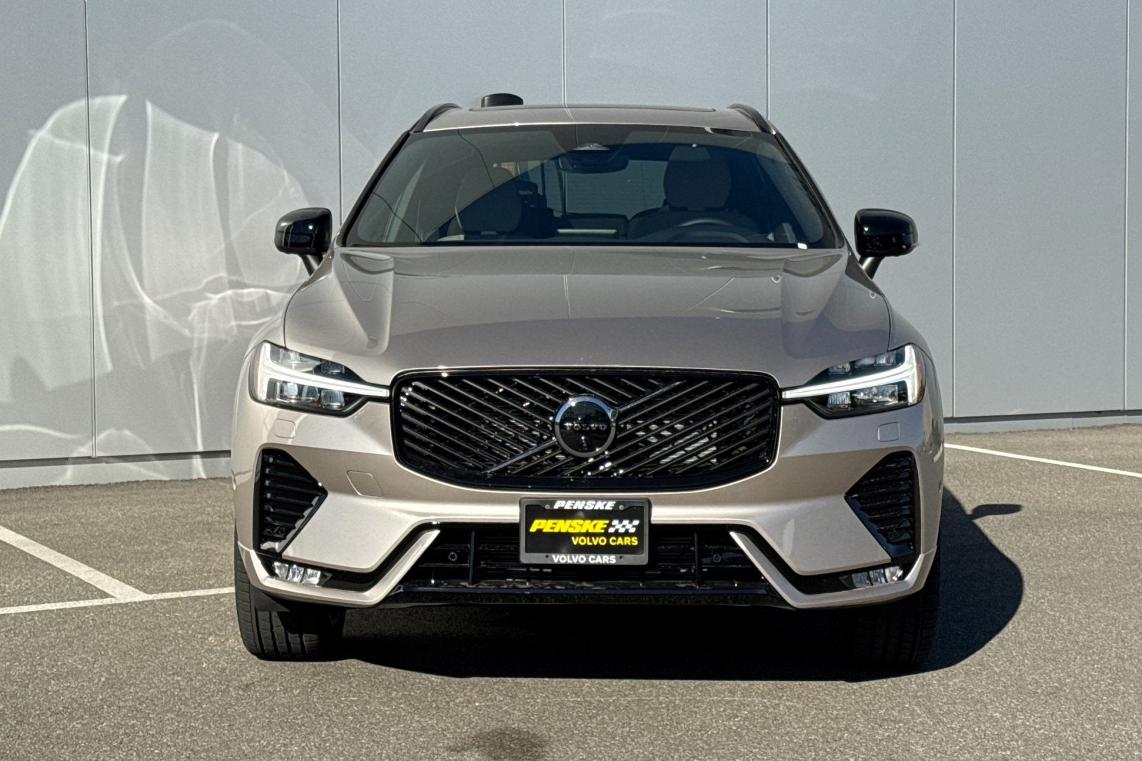 2026 Volvo XC60 B5 Plus