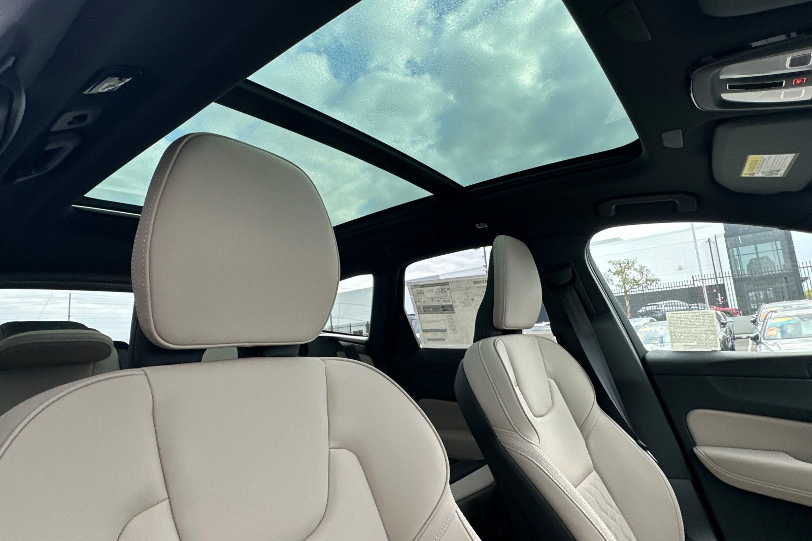 2026 Volvo XC60 B5 Plus