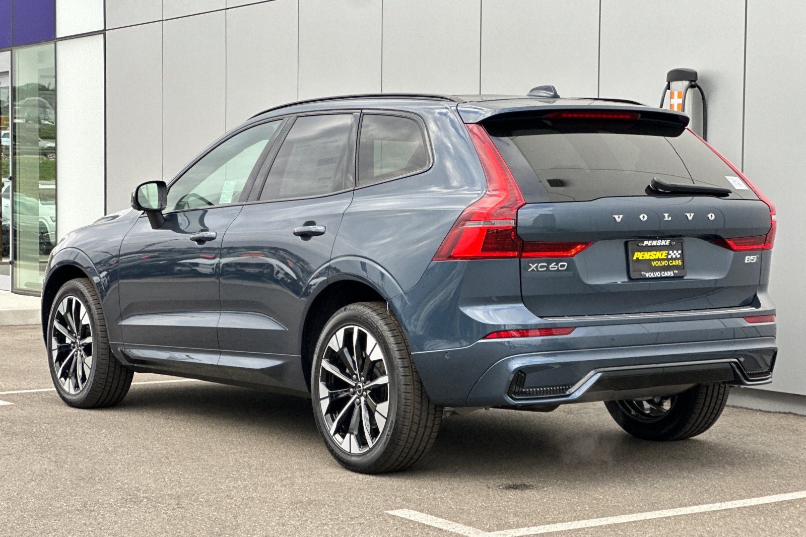 2026 Volvo XC60 B5 Plus