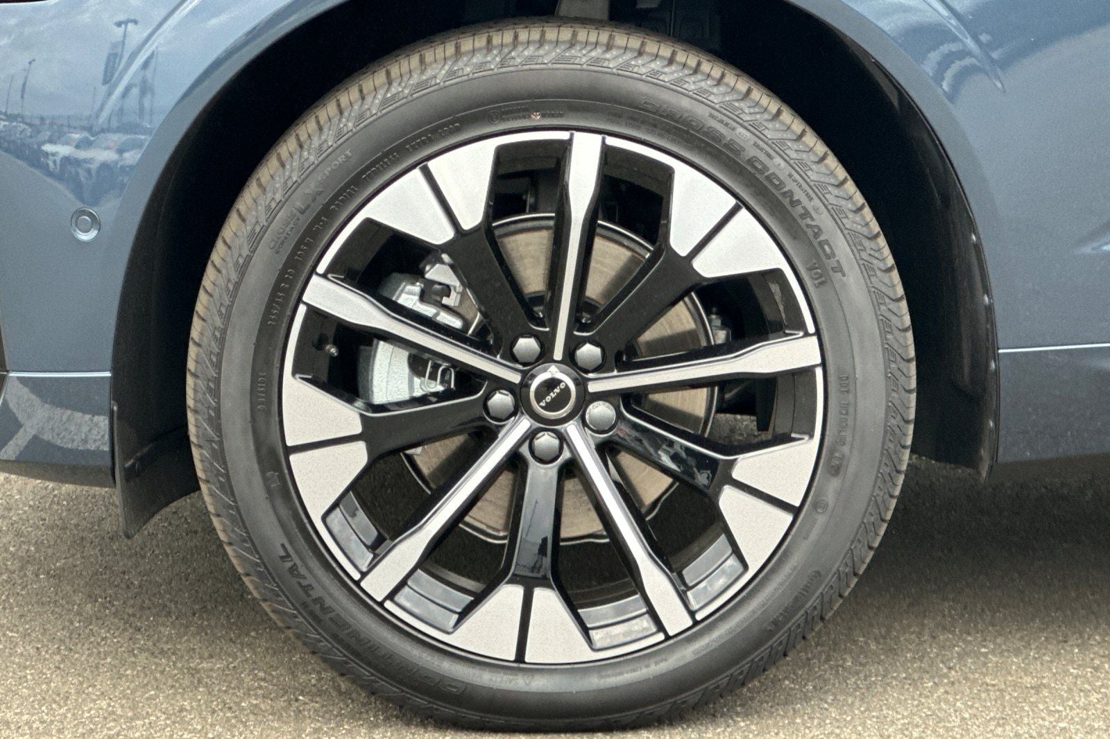 2026 Volvo XC60 B5 Plus