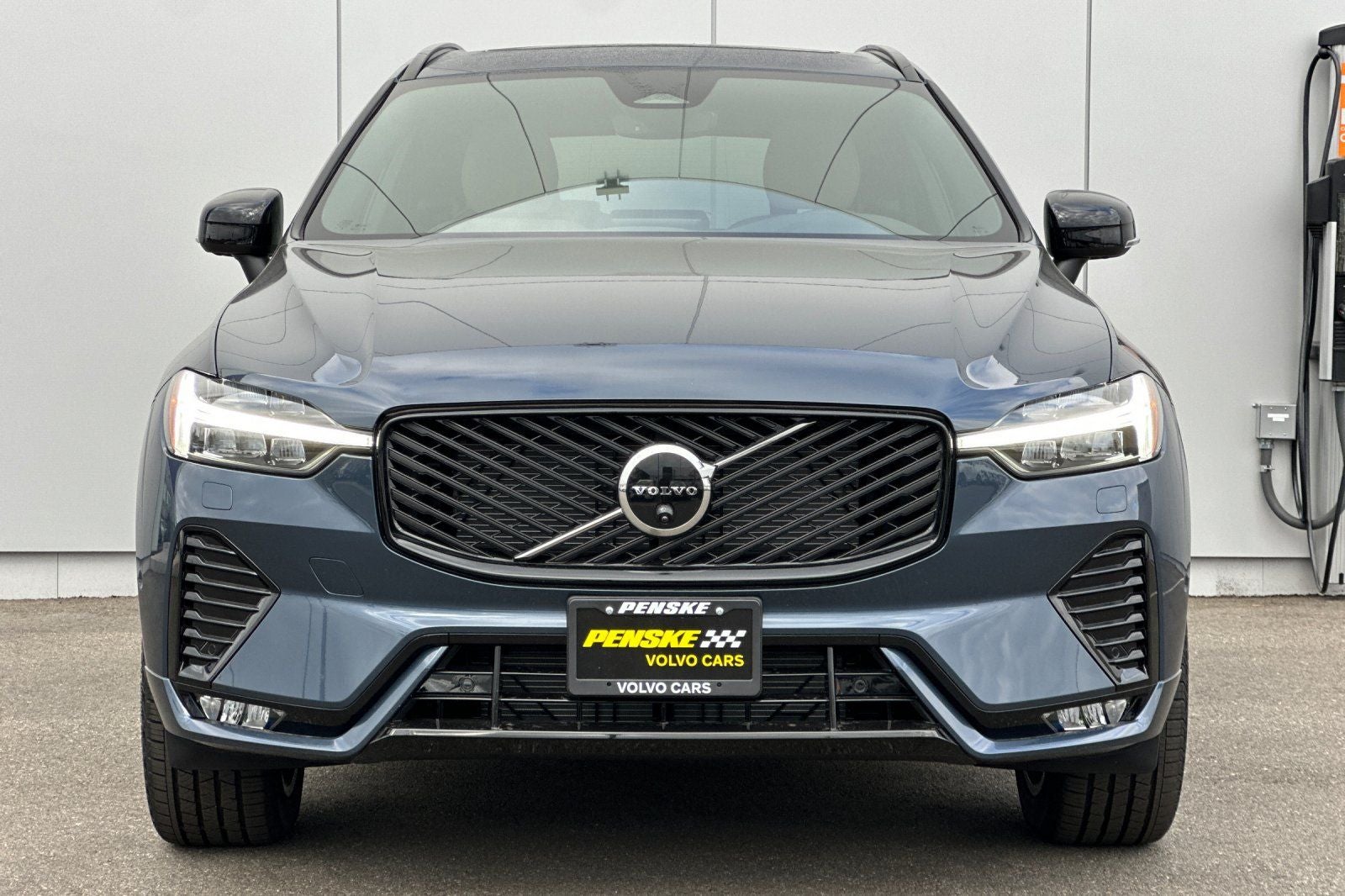 2026 Volvo XC60 B5 Plus