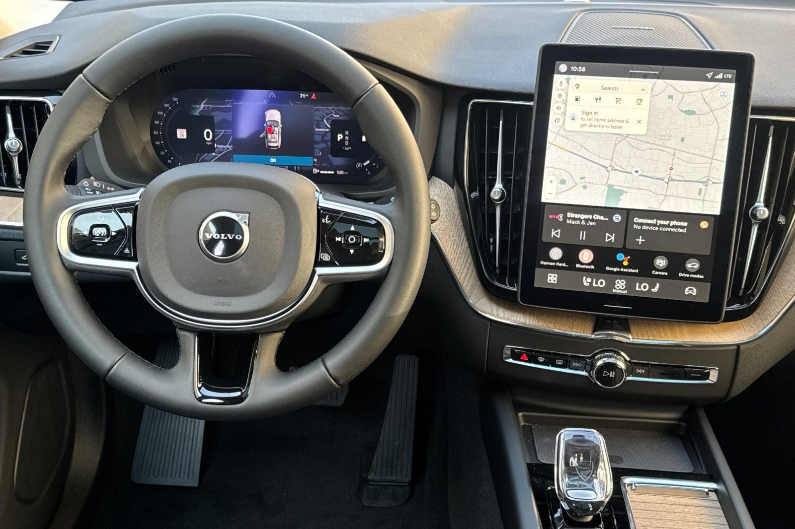 2026 Volvo XC60 B5 Plus