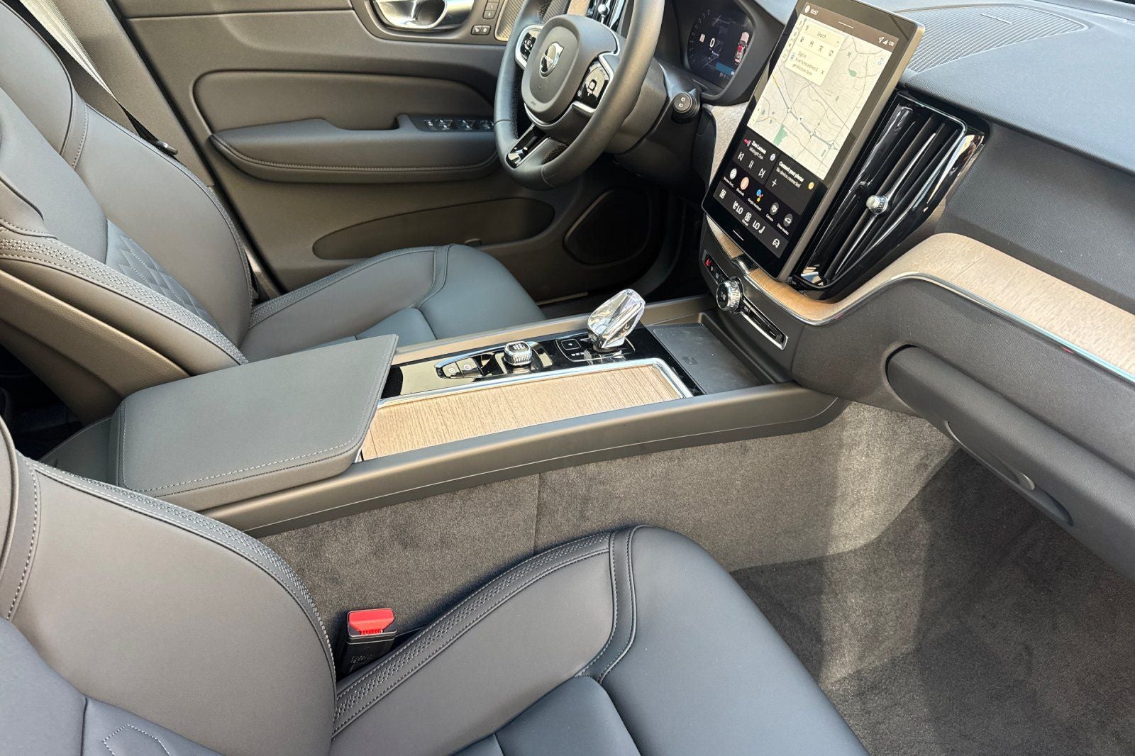 2026 Volvo XC60 B5 Plus