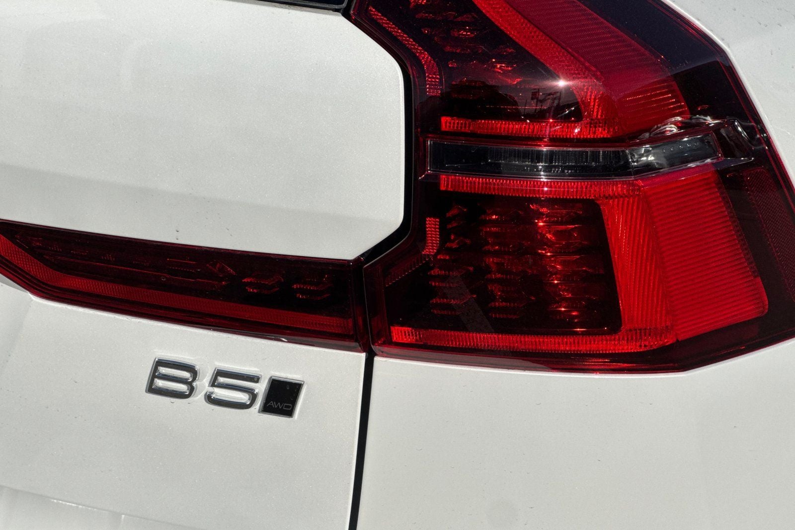 2026 Volvo XC60 B5 Plus