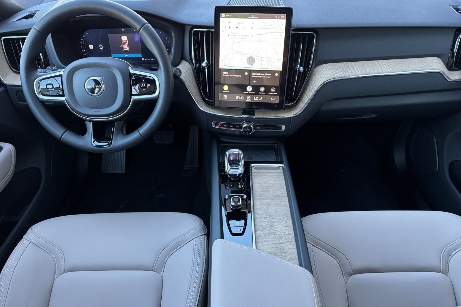 2026 Volvo XC60 B5 Plus