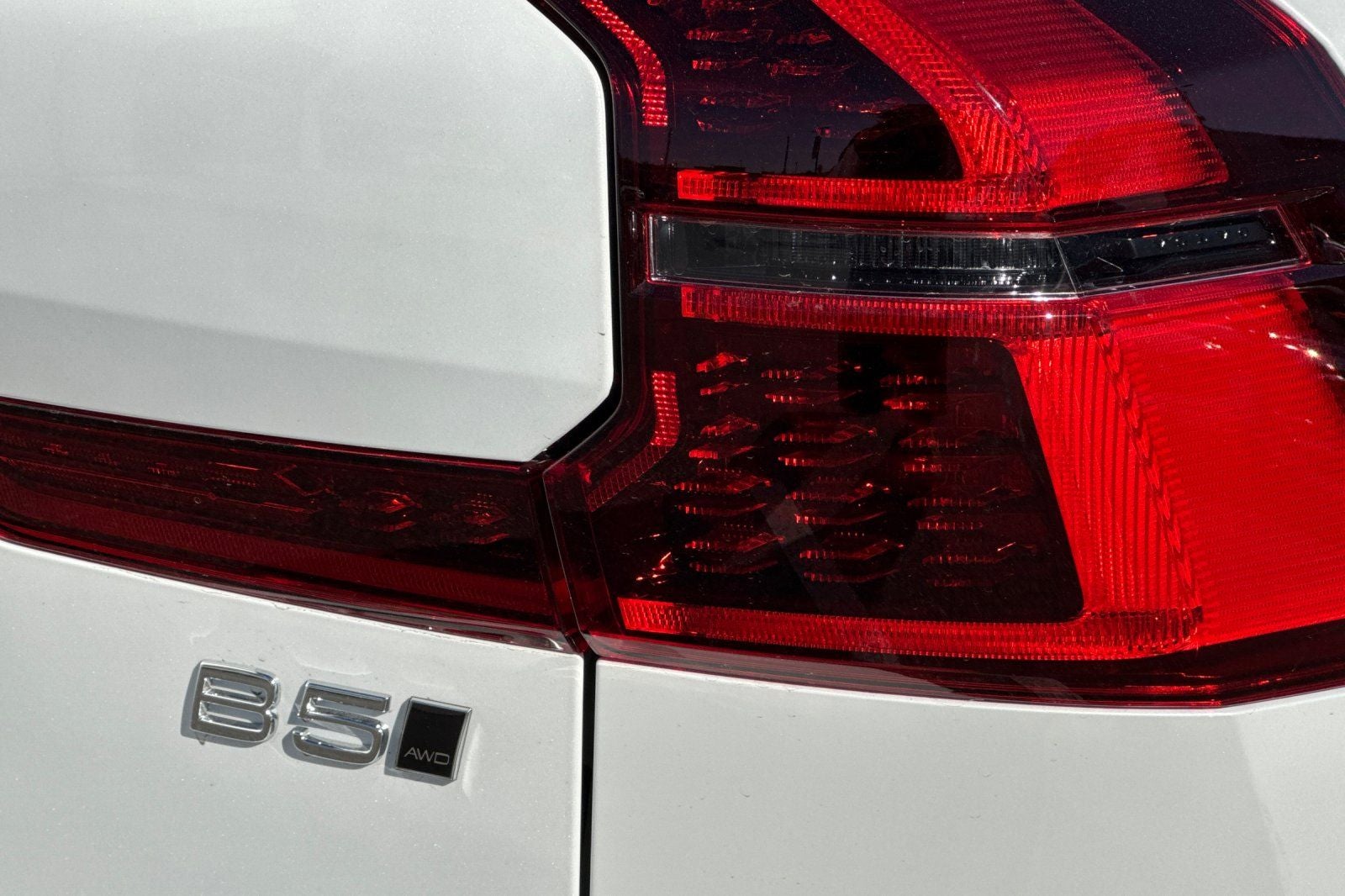 2026 Volvo XC60 B5 Plus