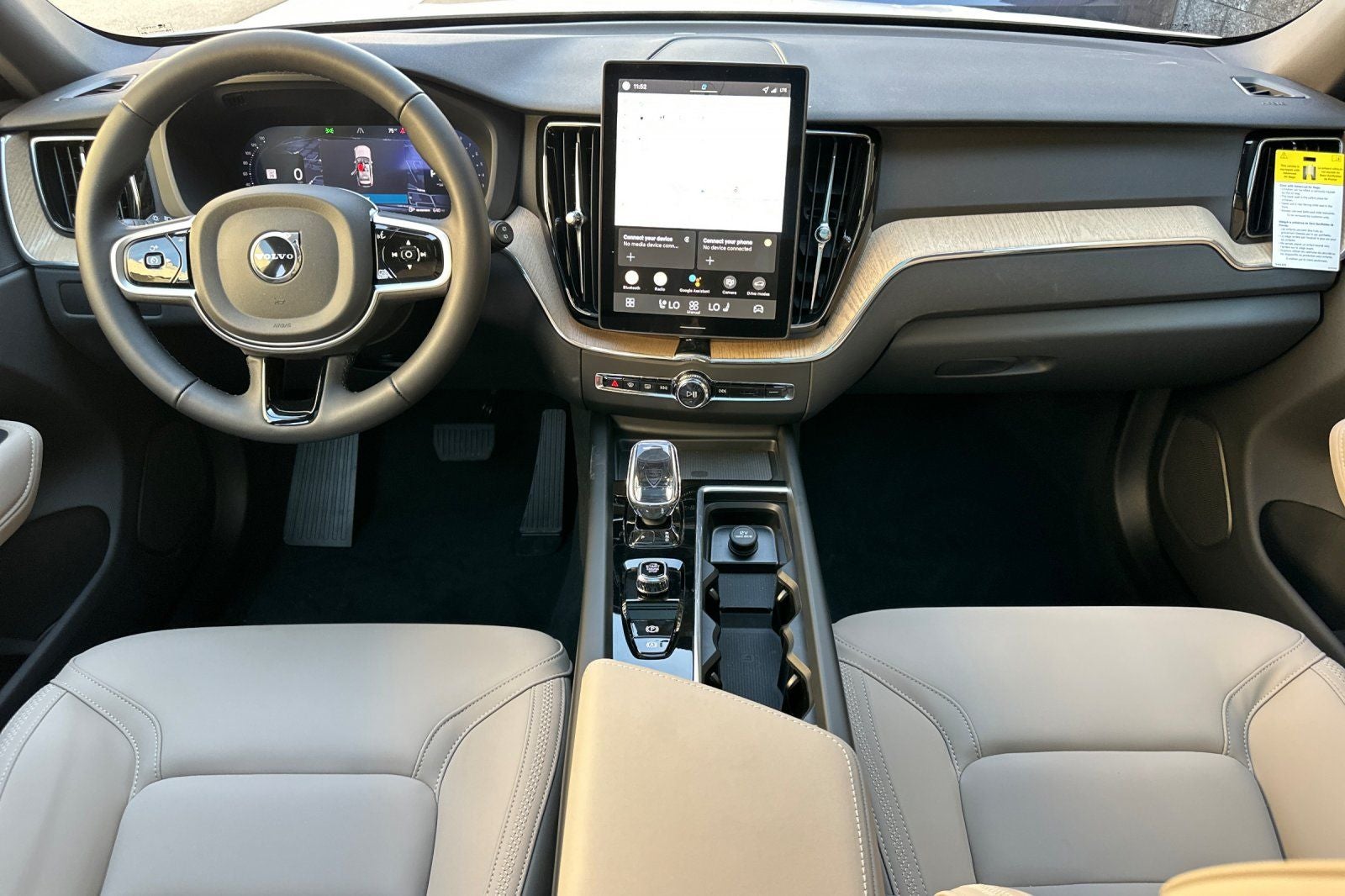 2026 Volvo XC60 B5 Plus