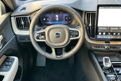 2026 Volvo XC60 B5 Plus