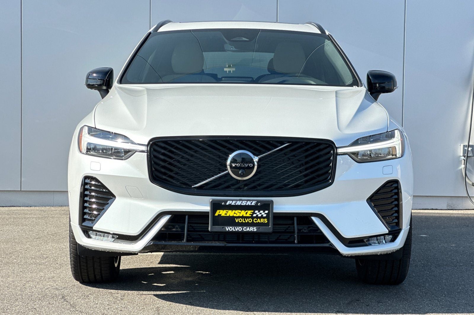 2026 Volvo XC60 B5 Plus