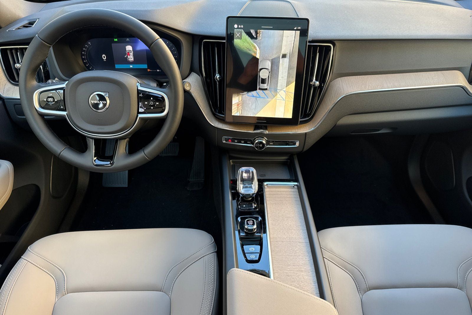 2026 Volvo XC60 B5 Plus