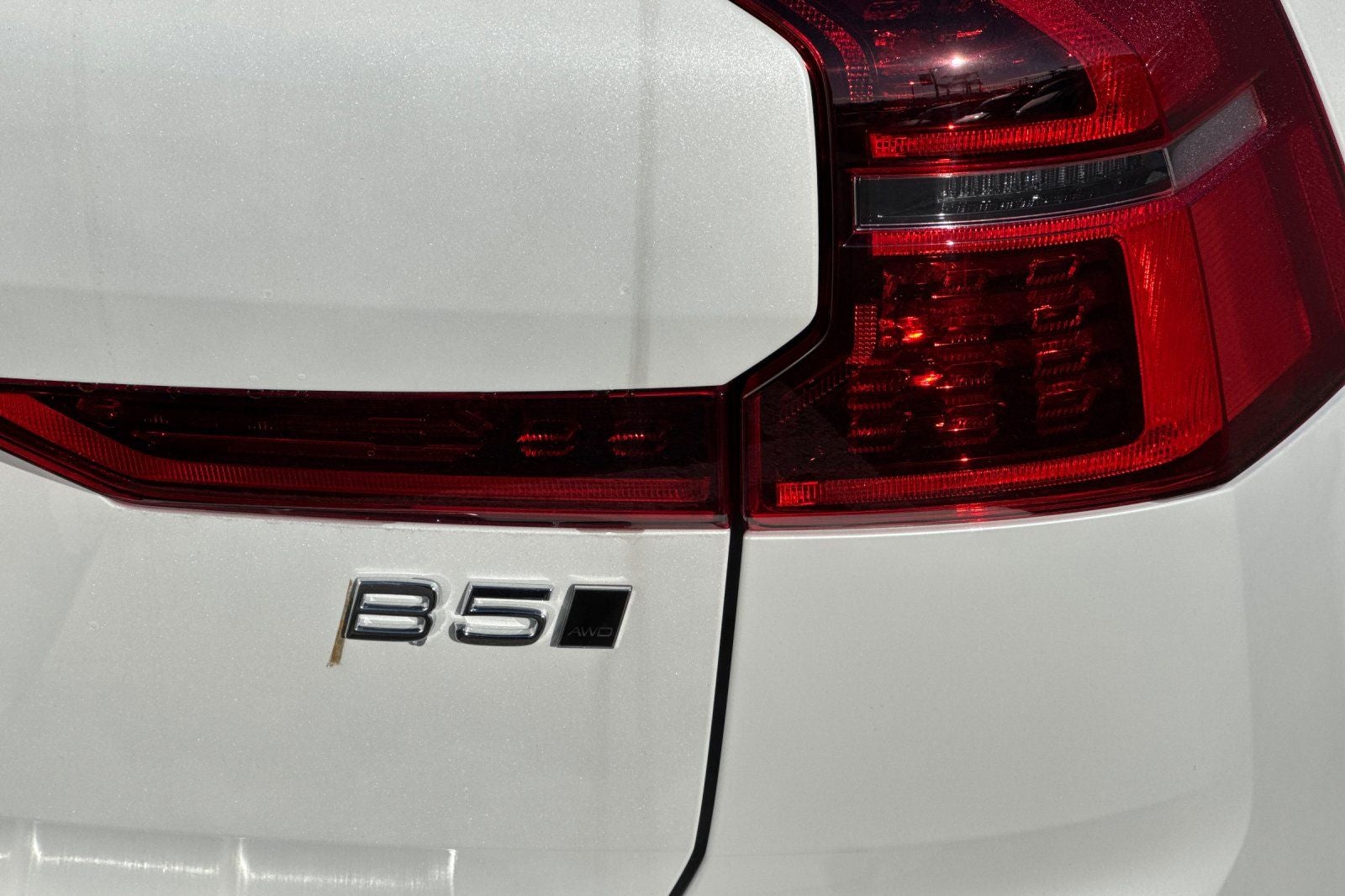 2026 Volvo XC60 B5 Plus