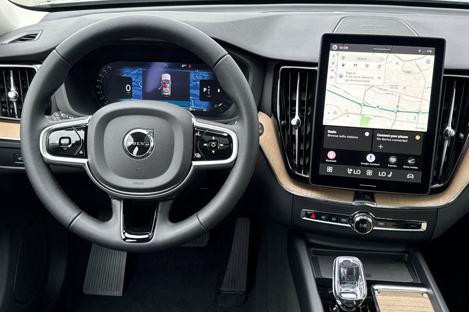 2026 Volvo XC60 B5 Plus