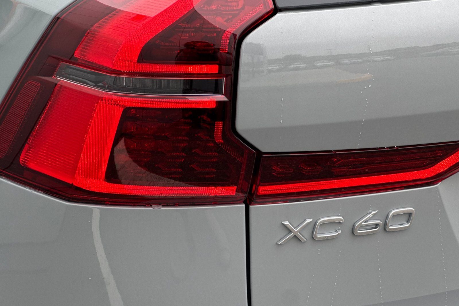 2026 Volvo XC60 B5 Plus
