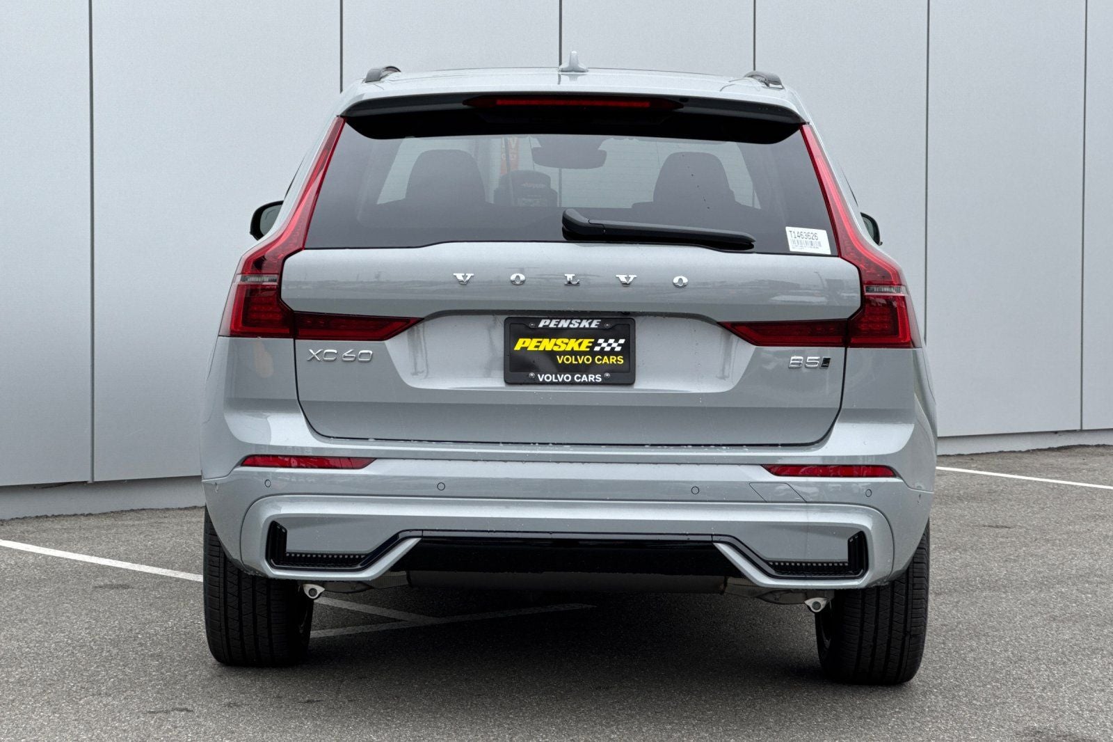 2026 Volvo XC60 B5 Plus