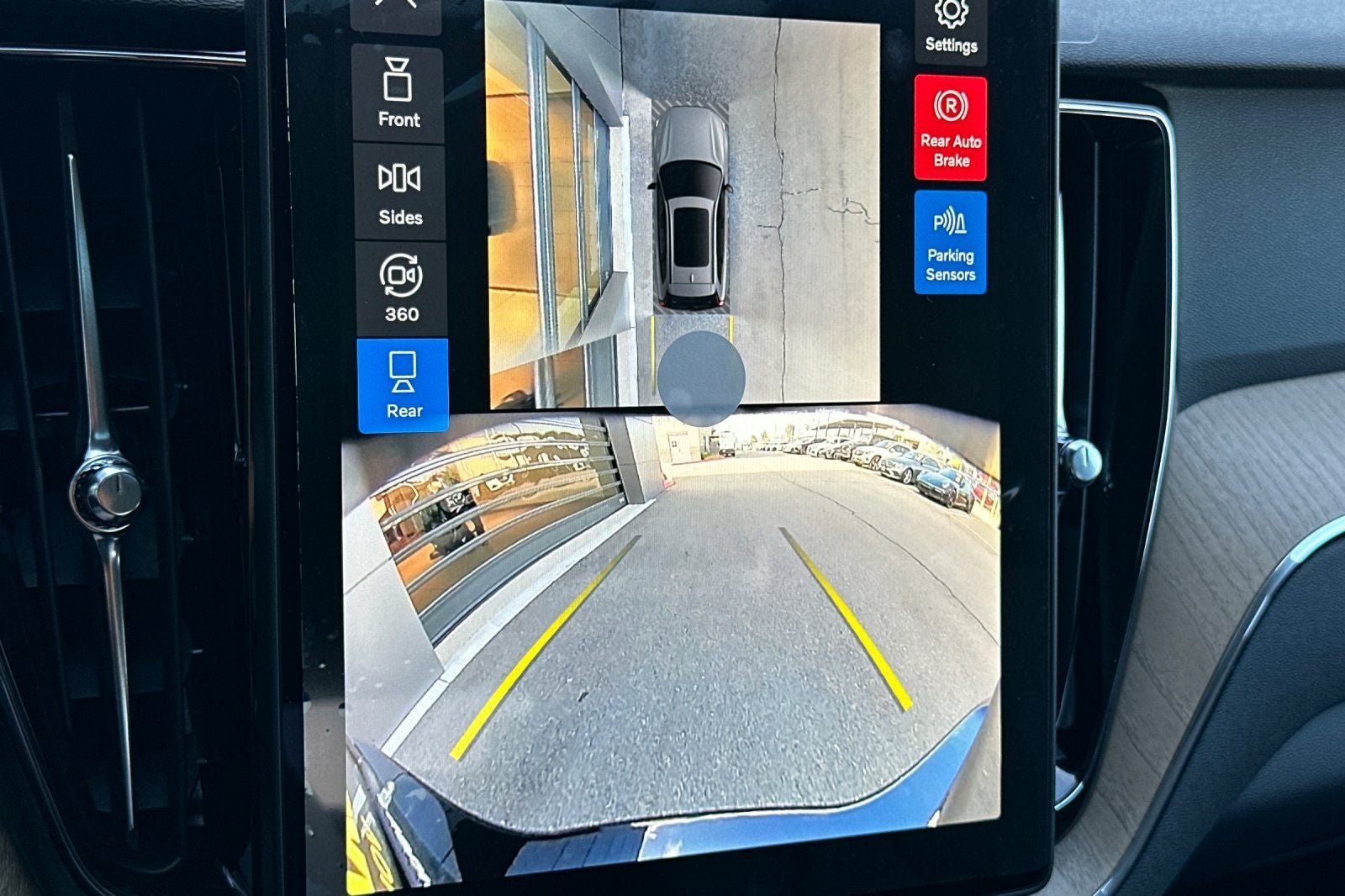 2026 Volvo XC60 B5 Plus