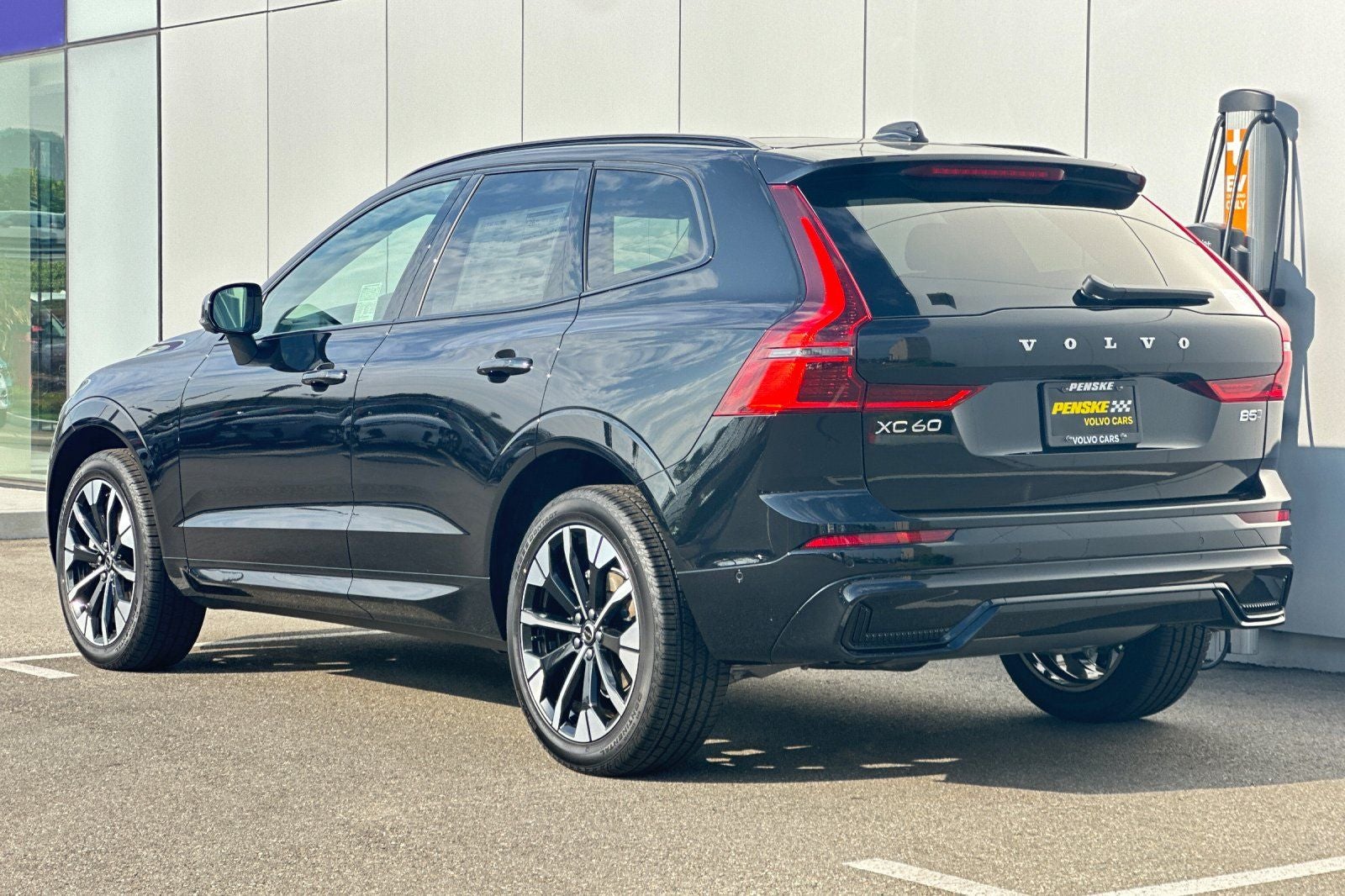 2026 Volvo XC60 B5 Plus