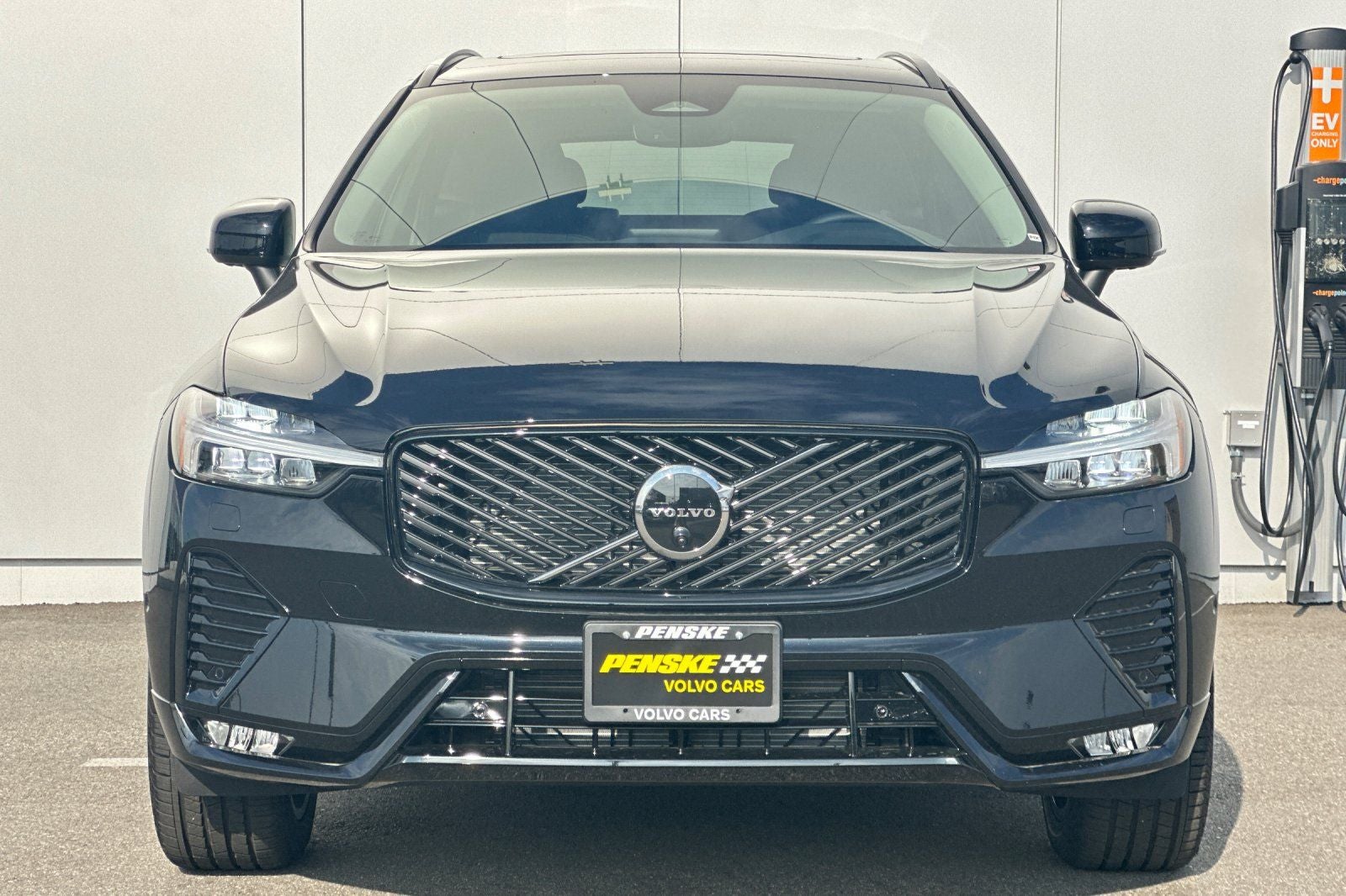 2026 Volvo XC60 B5 Plus