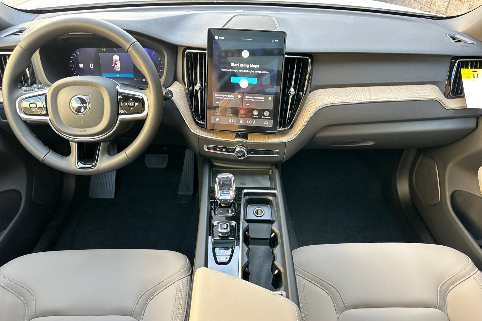 2026 Volvo XC60 B5 Plus