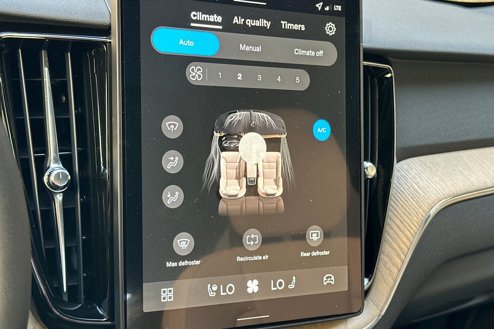 2026 Volvo XC60 B5 Plus