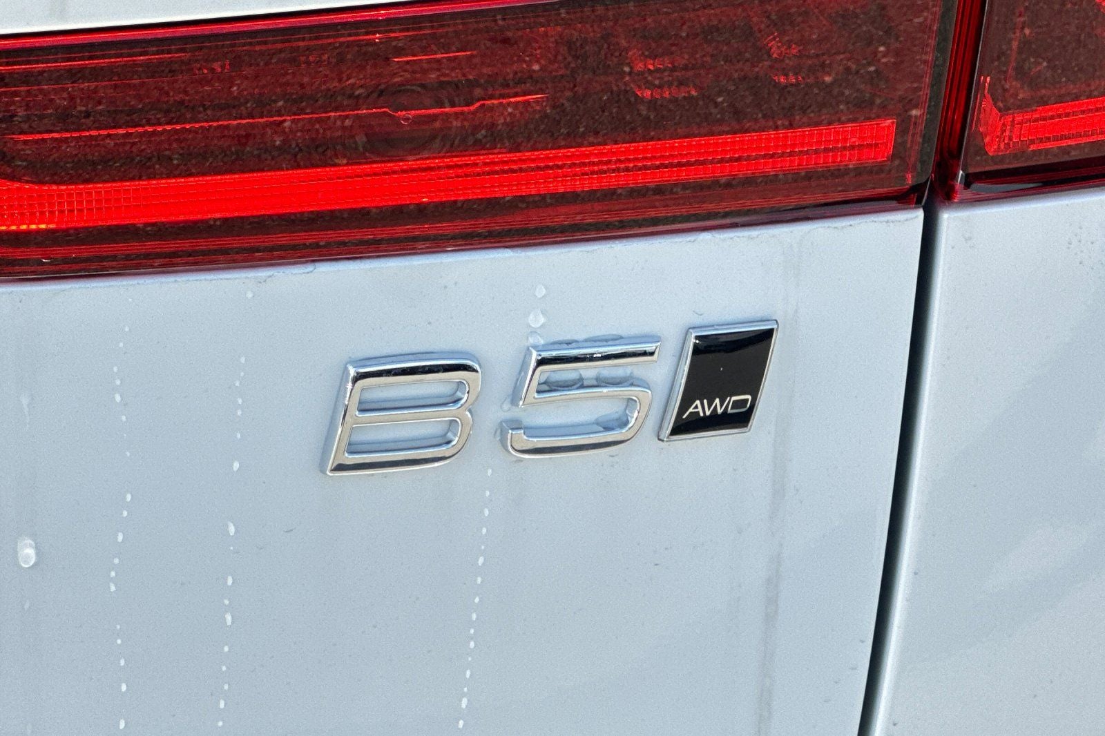 2026 Volvo XC60 B5 Plus