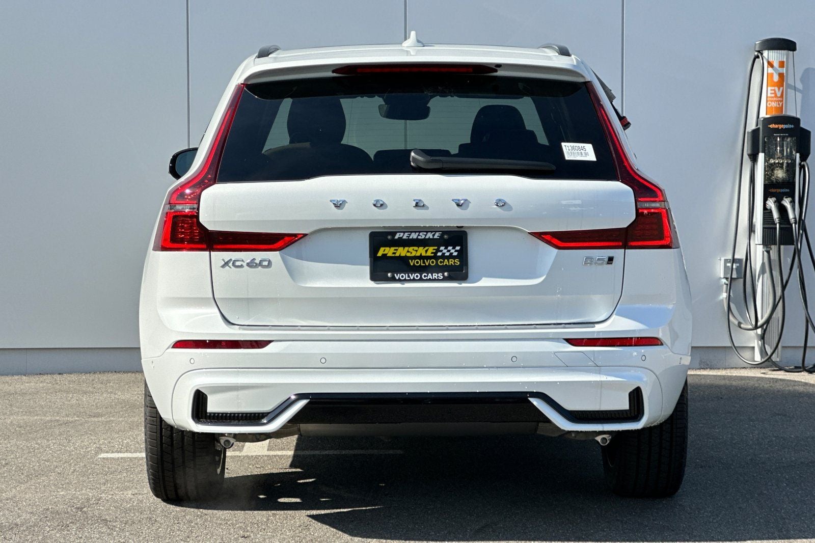 2026 Volvo XC60 B5 Plus