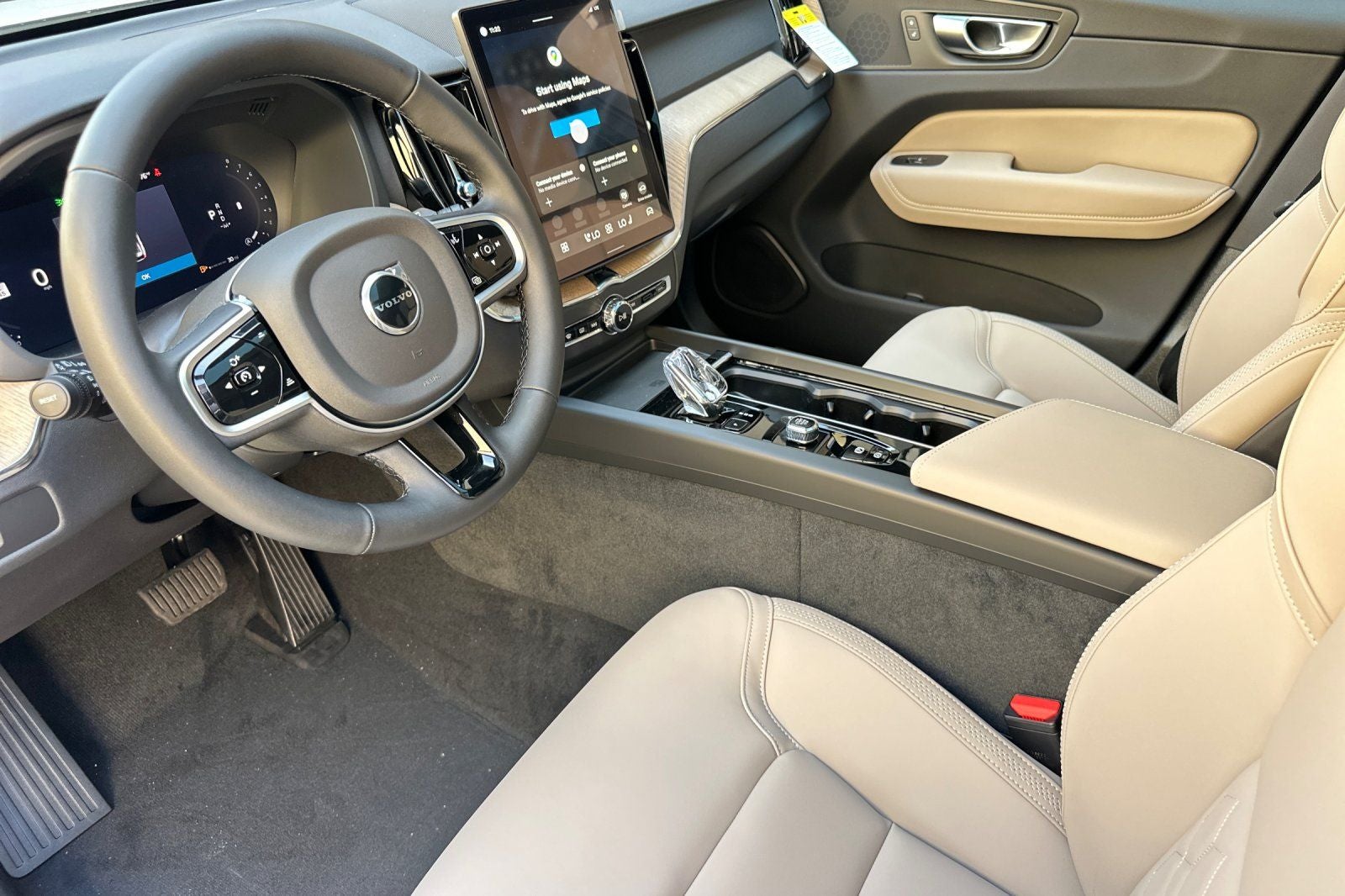 2026 Volvo XC60 B5 Plus