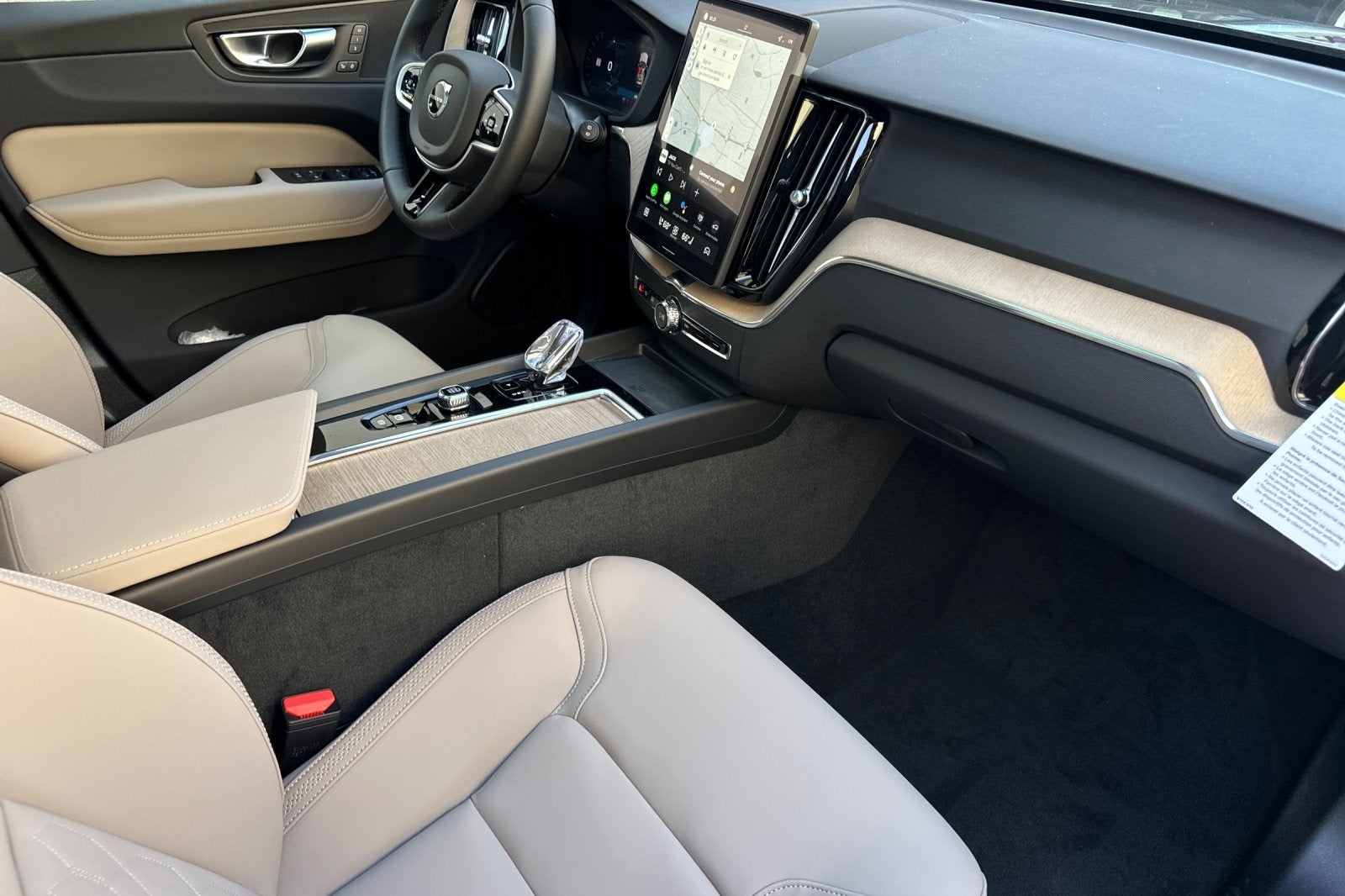 2026 Volvo XC60 B5 Plus