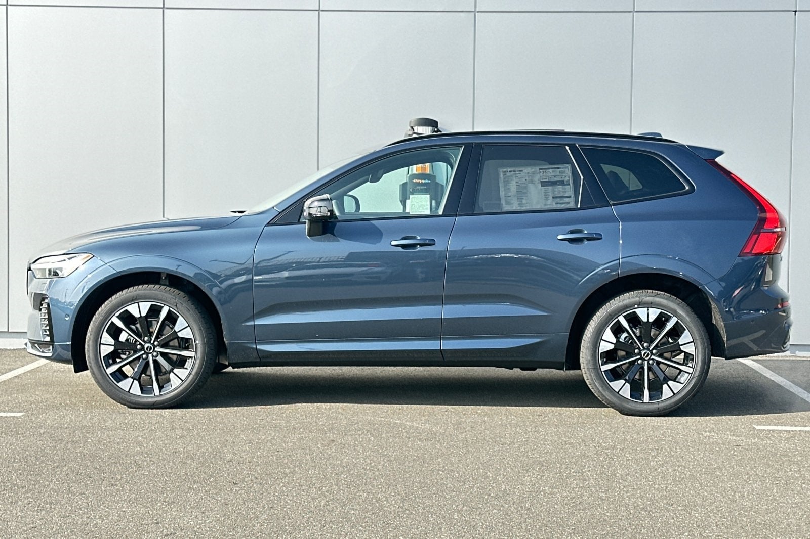 2026 Volvo XC60 B5 Plus