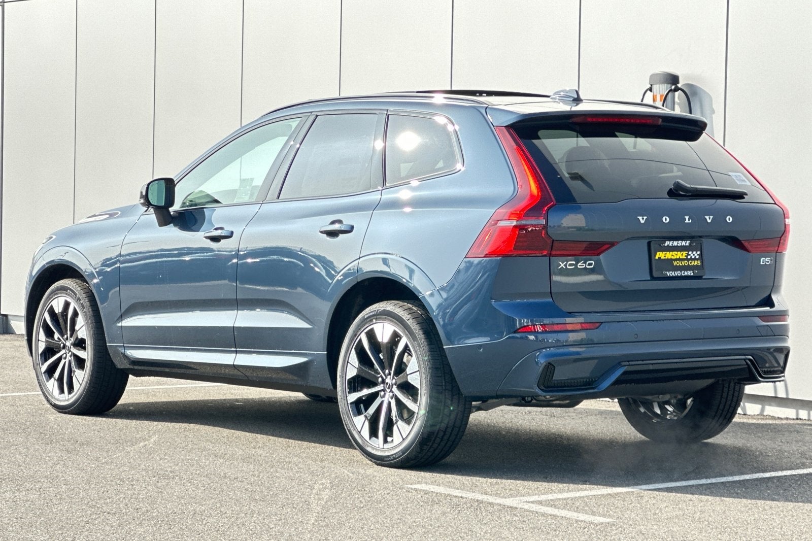 2026 Volvo XC60 B5 Plus
