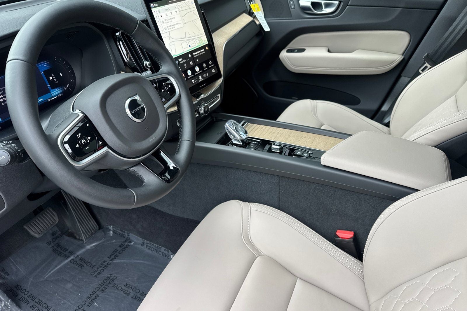 2026 Volvo XC60 B5 Plus