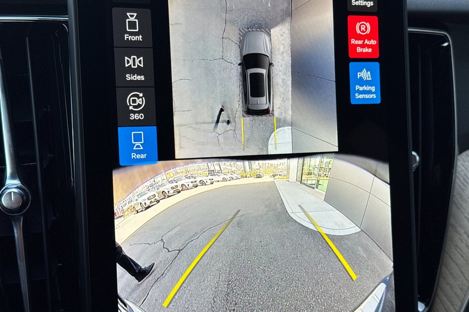 2026 Volvo XC60 B5 Plus