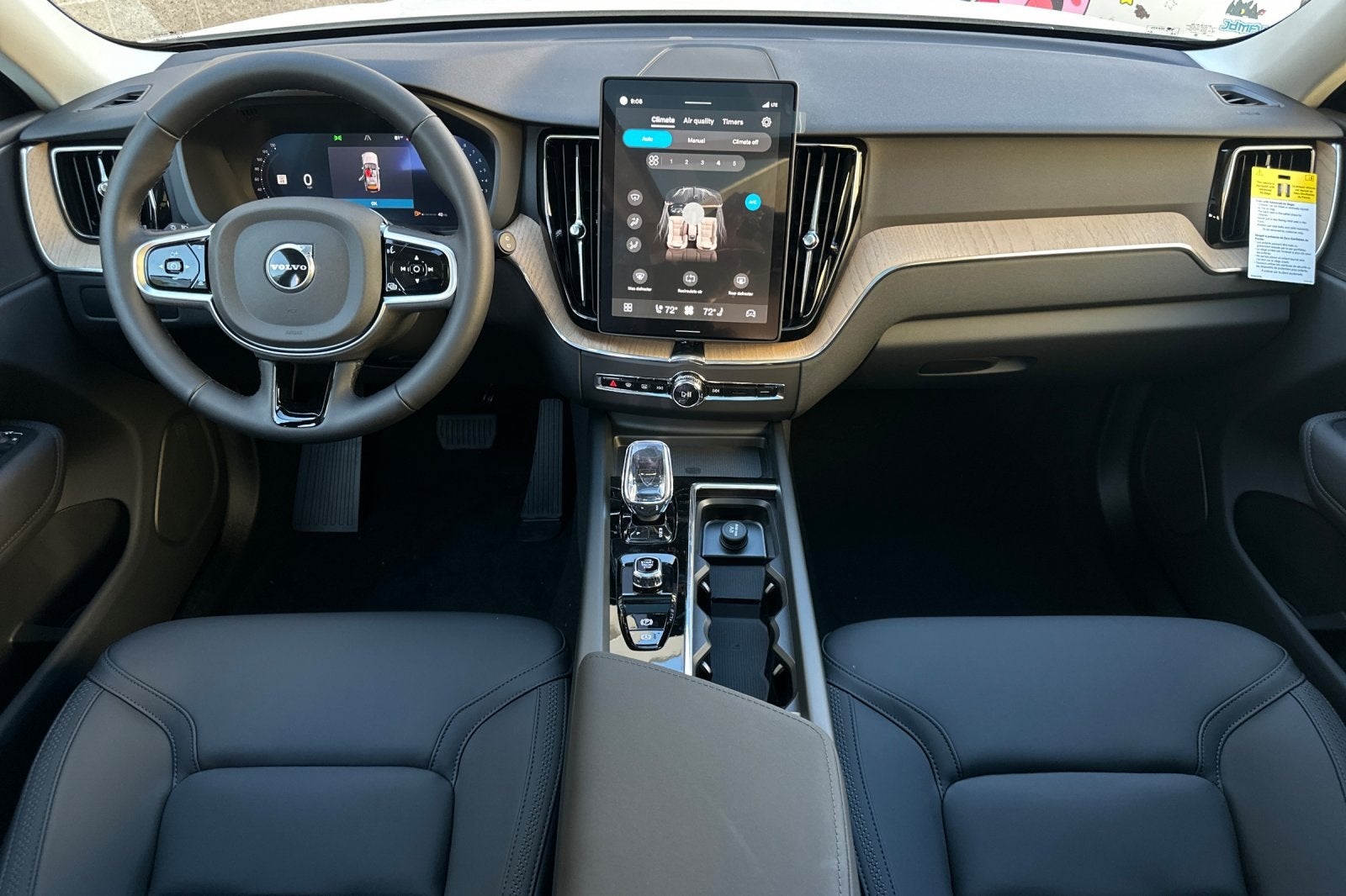 2026 Volvo XC60 B5 Plus