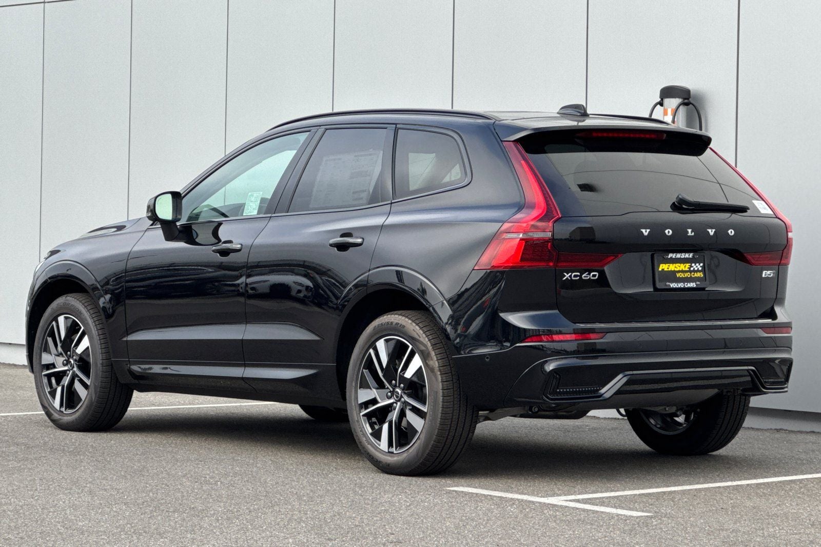 2026 Volvo XC60 B5 Plus