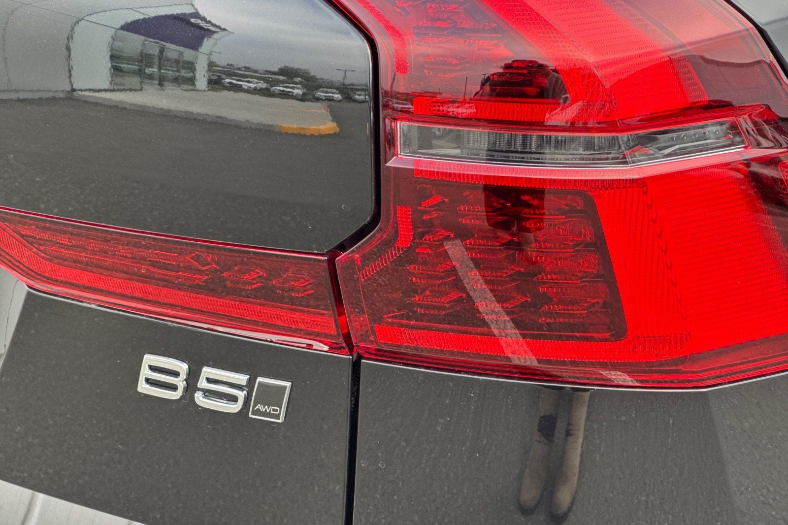 2026 Volvo XC60 B5 Plus