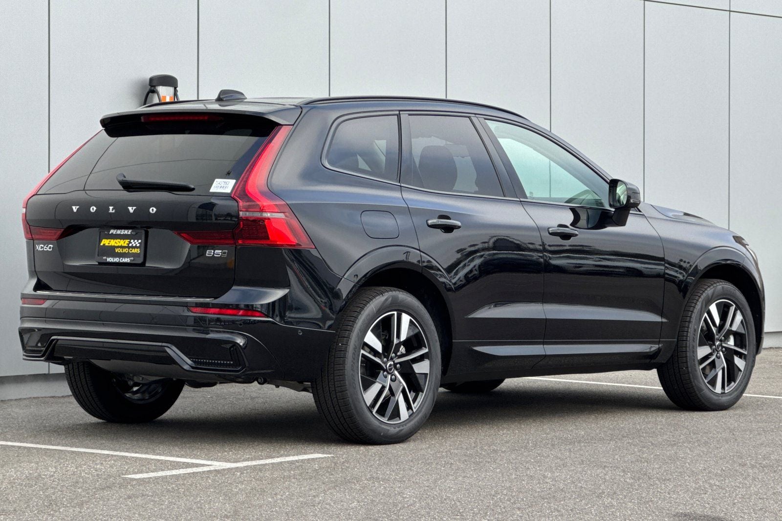 2026 Volvo XC60 B5 Plus