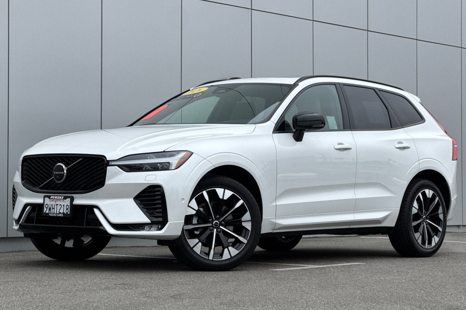 2026 Volvo XC60 B5 Plus