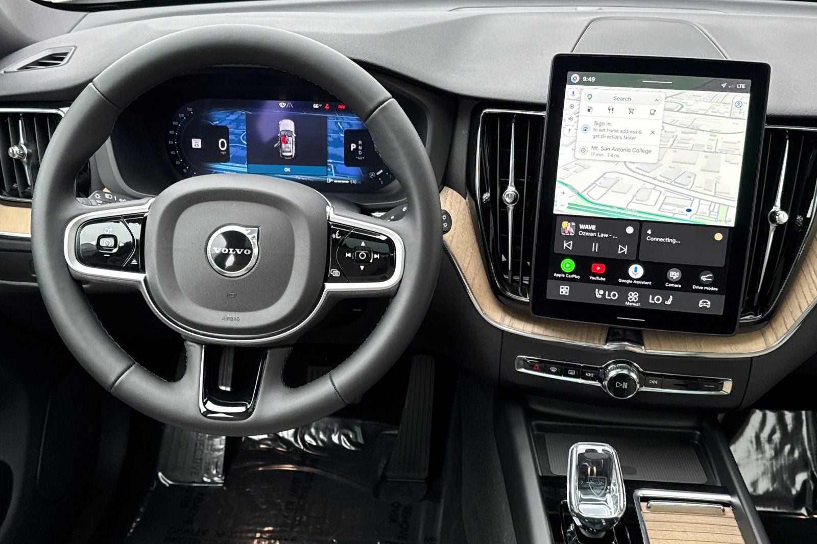 2026 Volvo XC60 B5 Plus