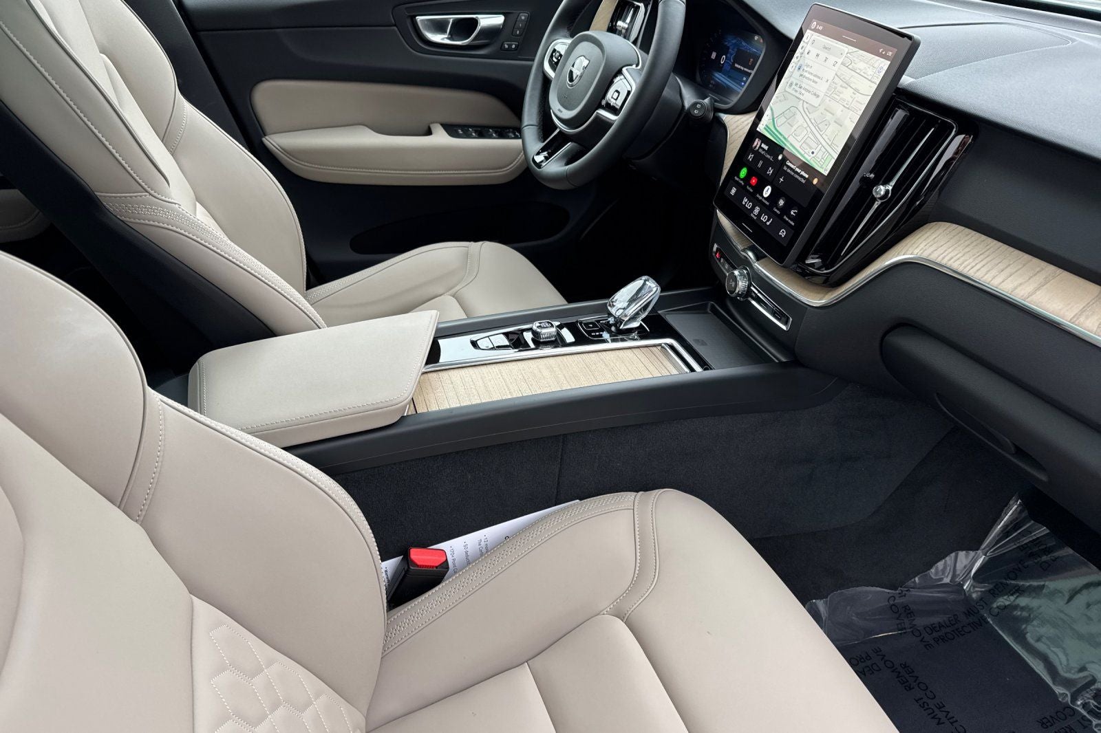 2026 Volvo XC60 B5 Plus